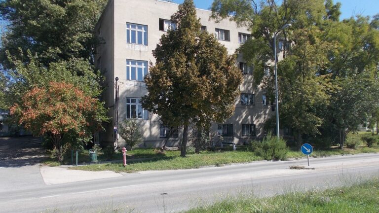 A BMSZKI Külső Mester utcai átmeneti szállásának épülete