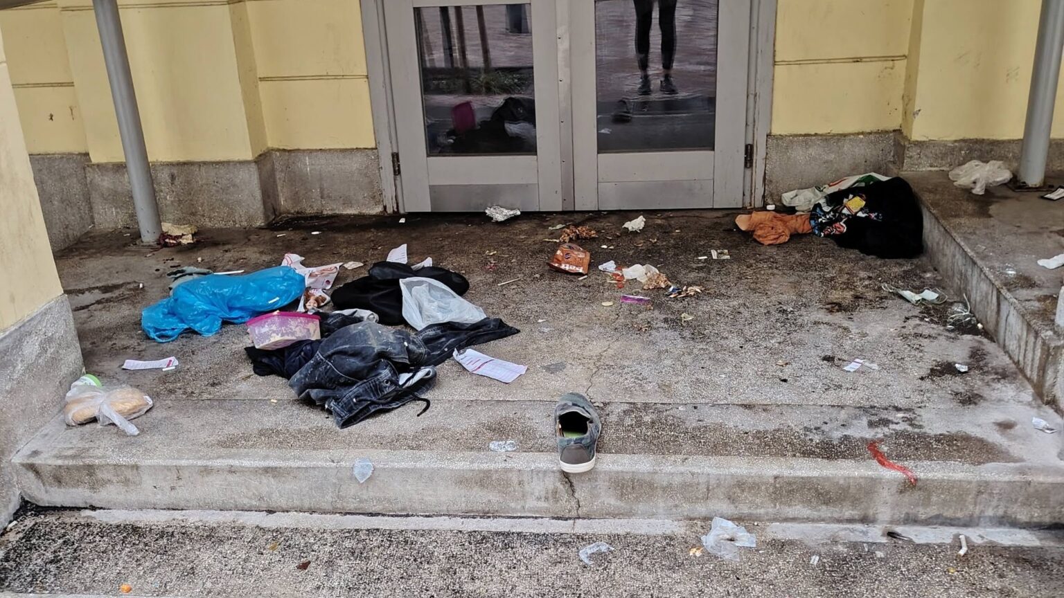 „A Corvin köz elesett” – Hatalmas a felháborodás a mozi körüli állapotok miatt