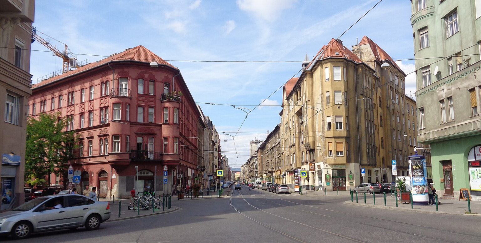 A Népszínház utca a Teleki László tér felől nézve